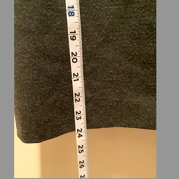 Grey Flannel Wool lined Skirt - Picture 4 of 8